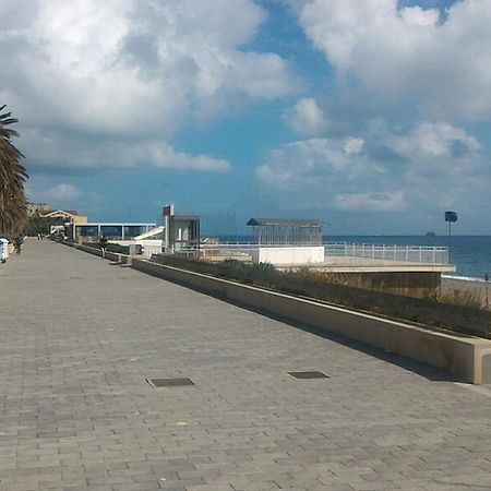 Ca' Mariuccia. Appartamento A Un Passo Dal Mare Savona Exterior foto