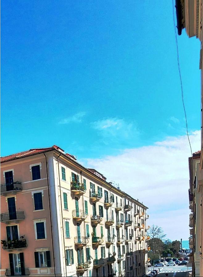 Ca' Mariuccia. Appartamento A Un Passo Dal Mare Savona Exterior foto
